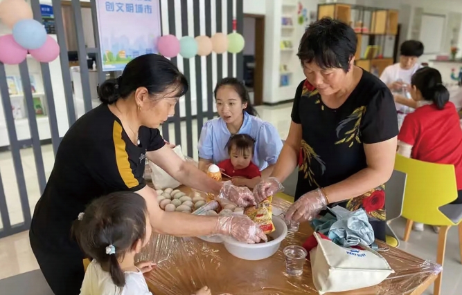 青山社区——端午包粽子活动