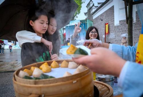 请味蕾做向导，赴一场春天的约会